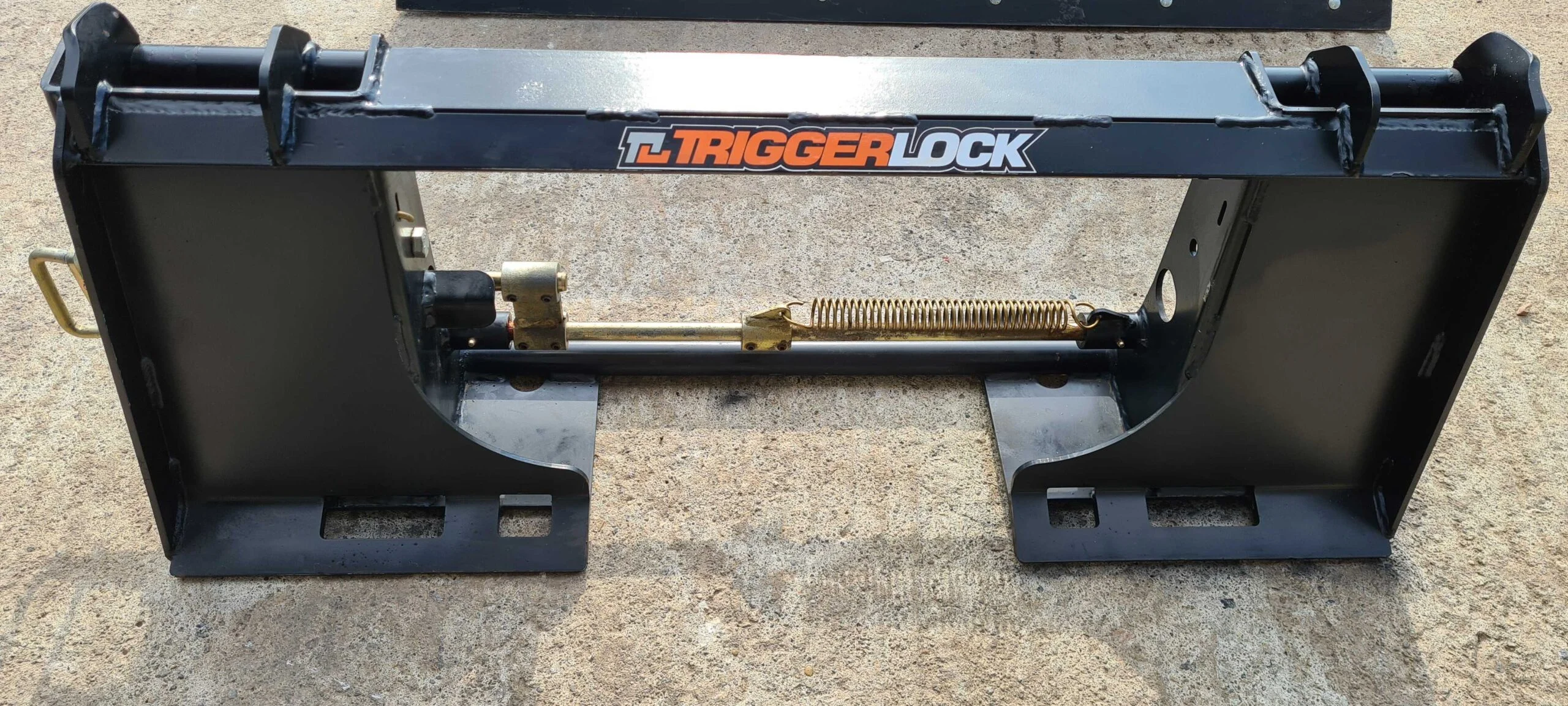 HLA Euro Quick Fit Plate (To Fit Universal Skidsteer) with TRIGGER LOCK system - Made in Canada - Image 3