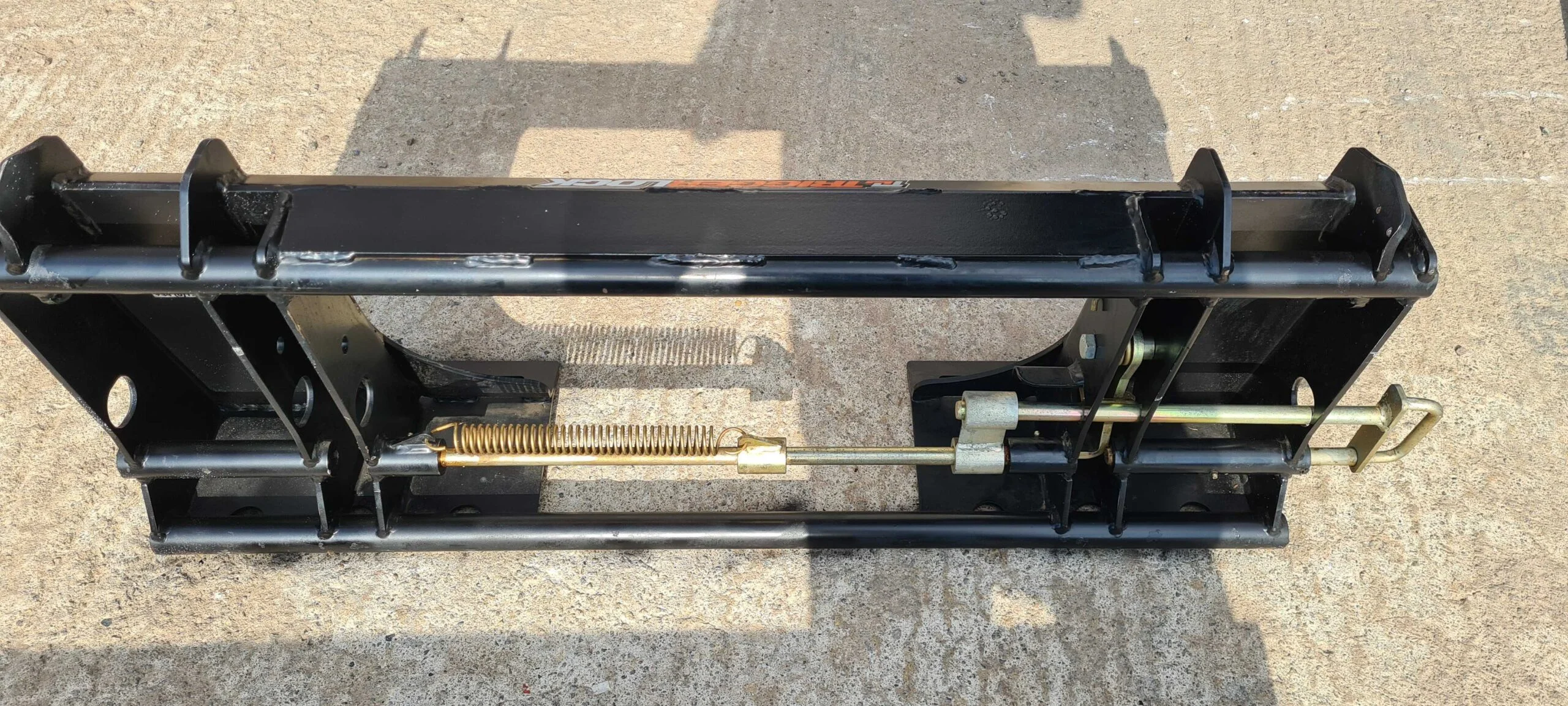 HLA Euro Quick Fit Plate (To Fit Universal Skidsteer) with TRIGGER LOCK system - Made in Canada - Image 4
