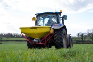 Wagtail Pendulum Fertiliser Spreader Fleming Agri - Image 9