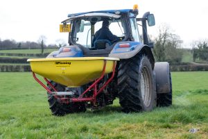 Wagtail Pendulum Fertiliser Spreader Fleming Agri - Image 6