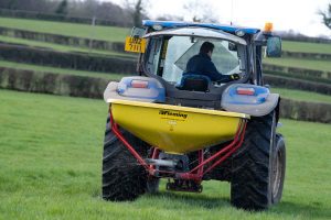 Wagtail Pendulum Fertiliser Spreader Fleming Agri - Image 3