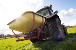 Wagtail Pendulum Fertiliser Spreader Fleming Agri - Image 2